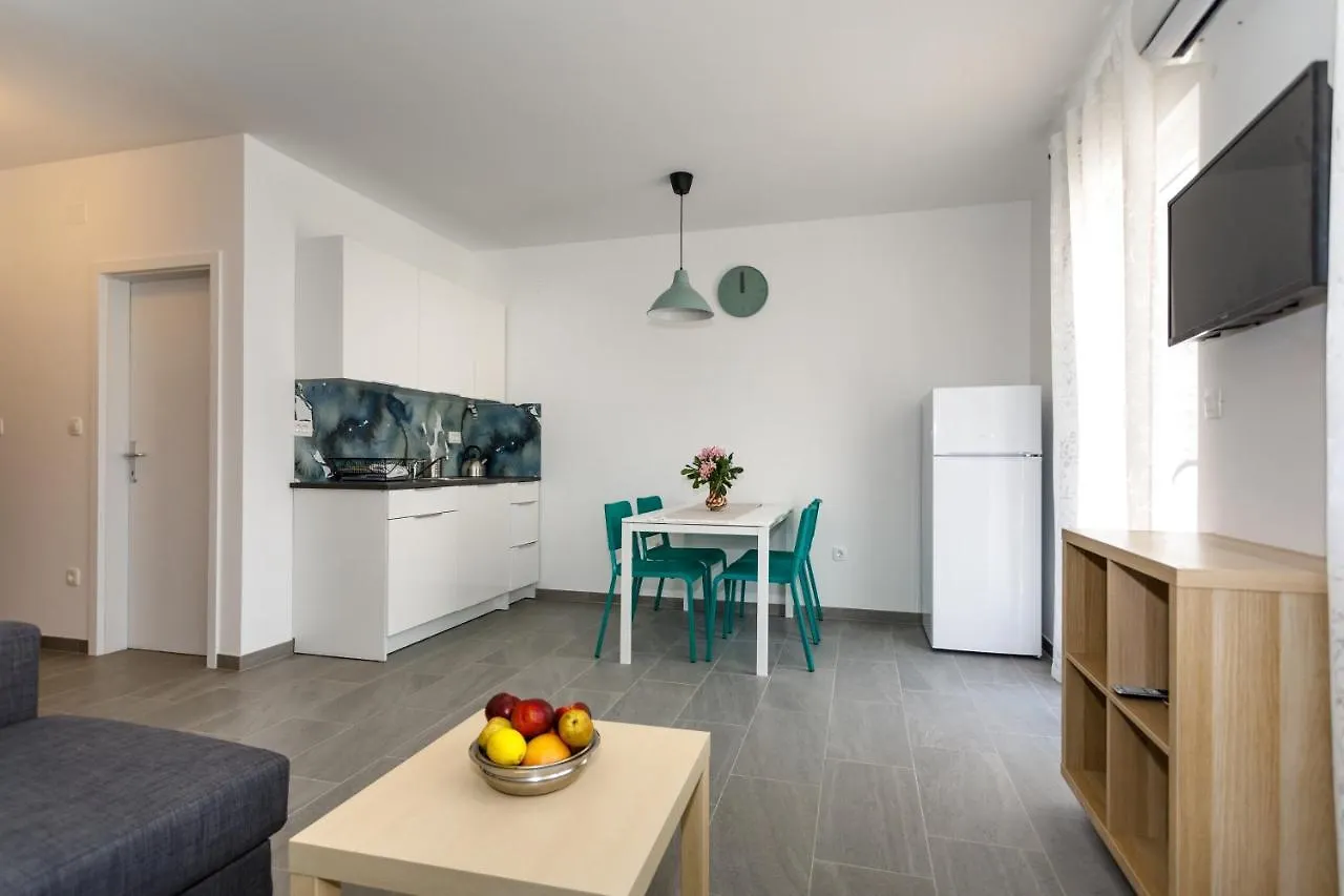 Golden Island Apartments Krk Town 0*,