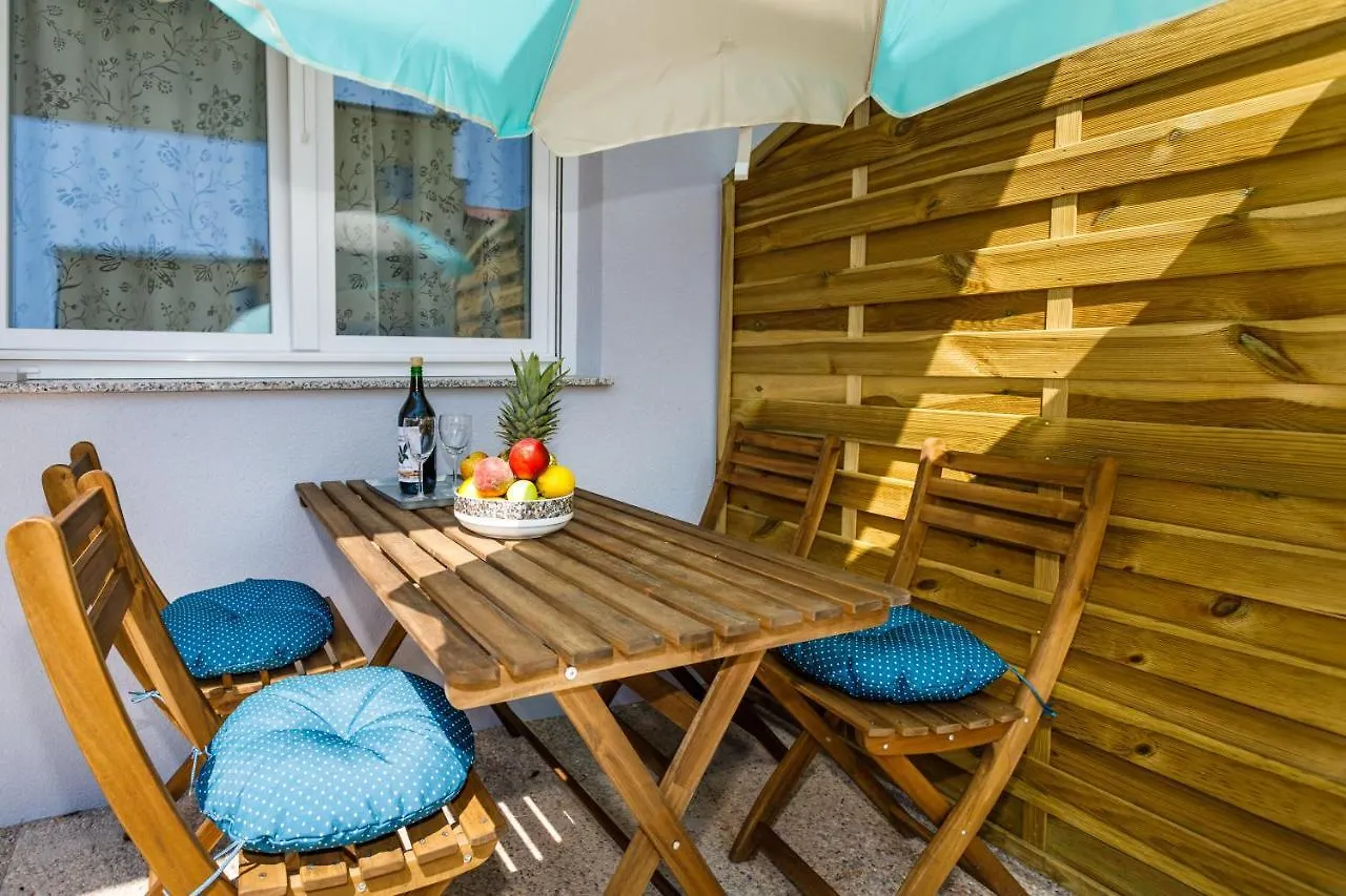 Golden Island Apartments Krk Town 0*,
